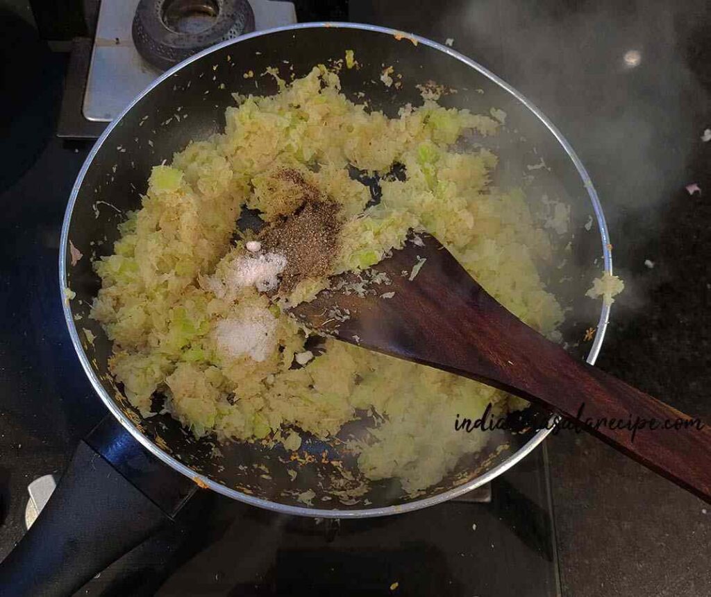 How-make-veg-paneer-momos-at-home